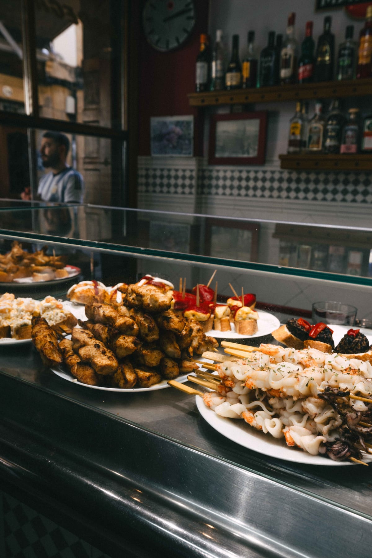 Ganbara, San Sebastián: the pintxos laid out on a counter