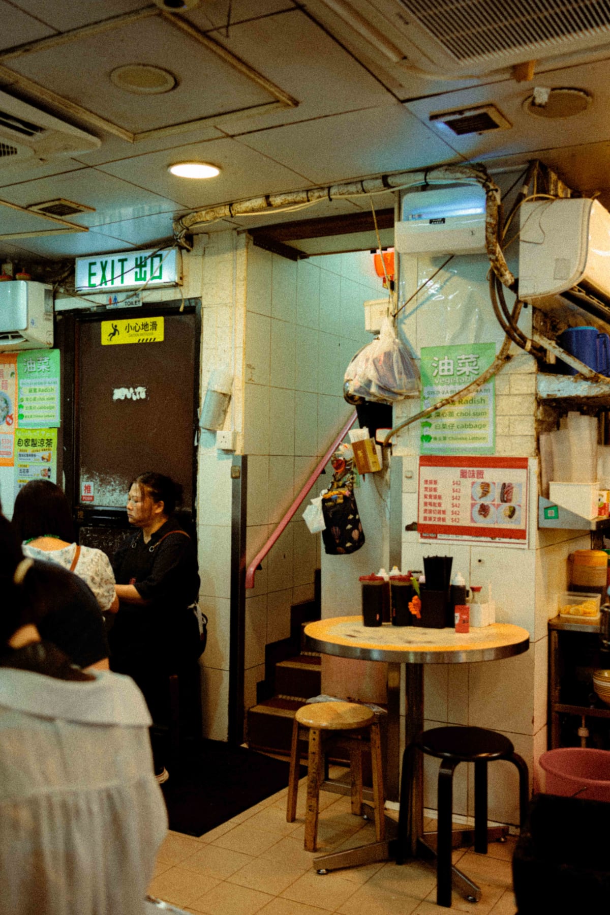 Joy Hing Roasted Meat, Hong Kong: the dining room