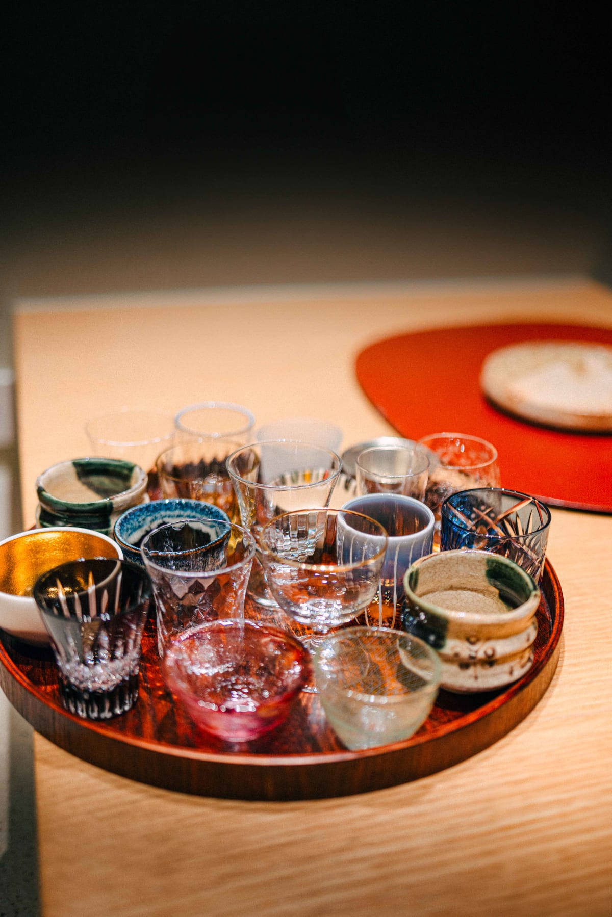 Mitou, Seoul: sake cups gathered in a bowl