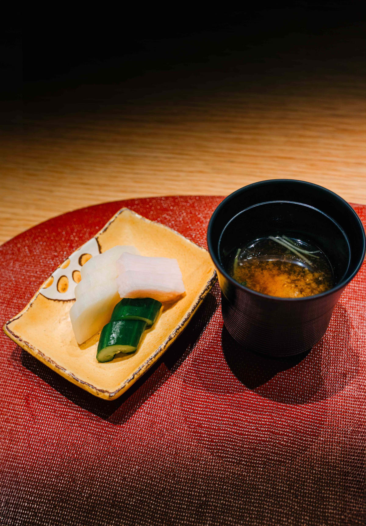 Mitou, Seoul: pickles and soup served with the rice