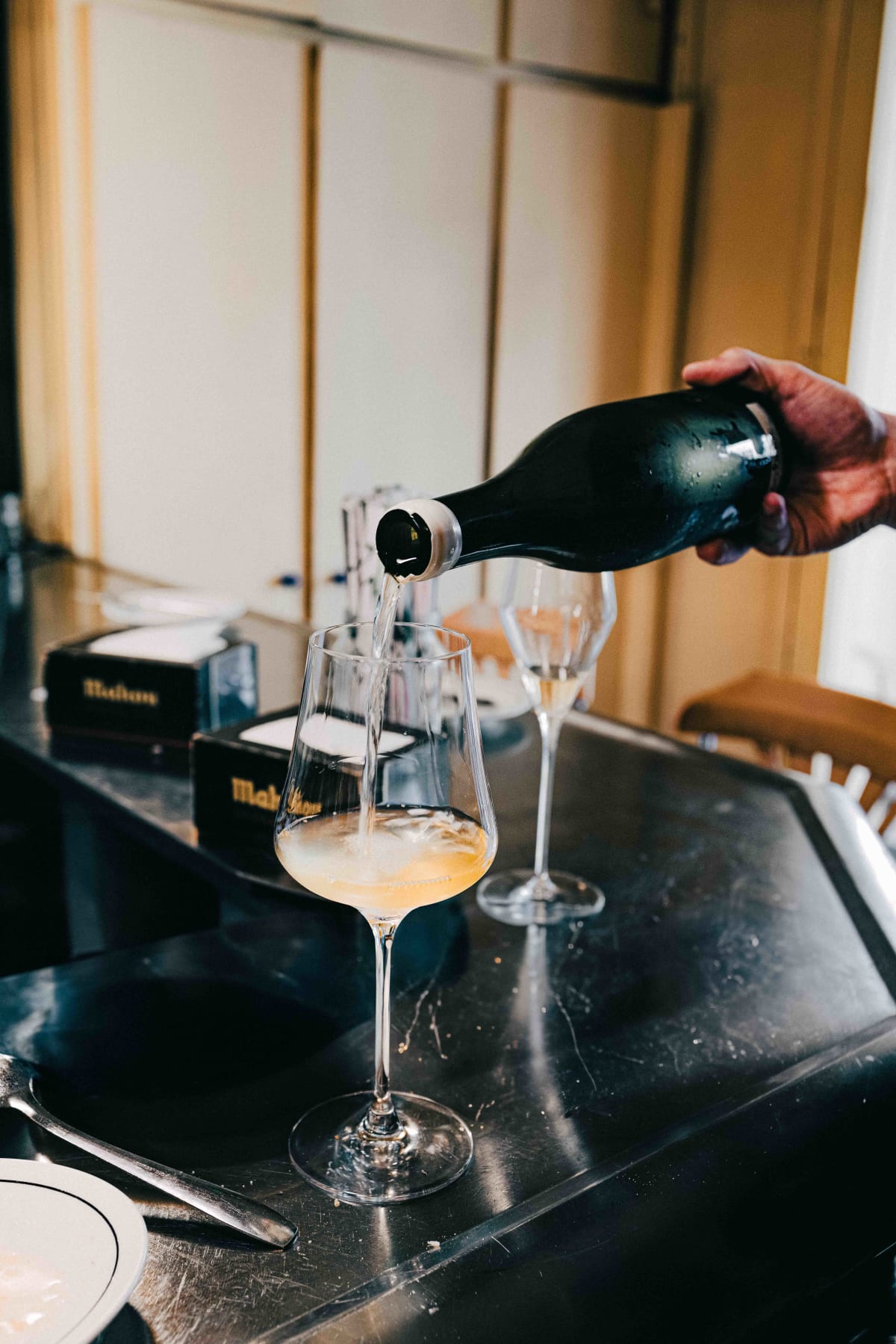 Ultramarinos Marín, Barcelona: the Colet Tradicional being poured at the counter
