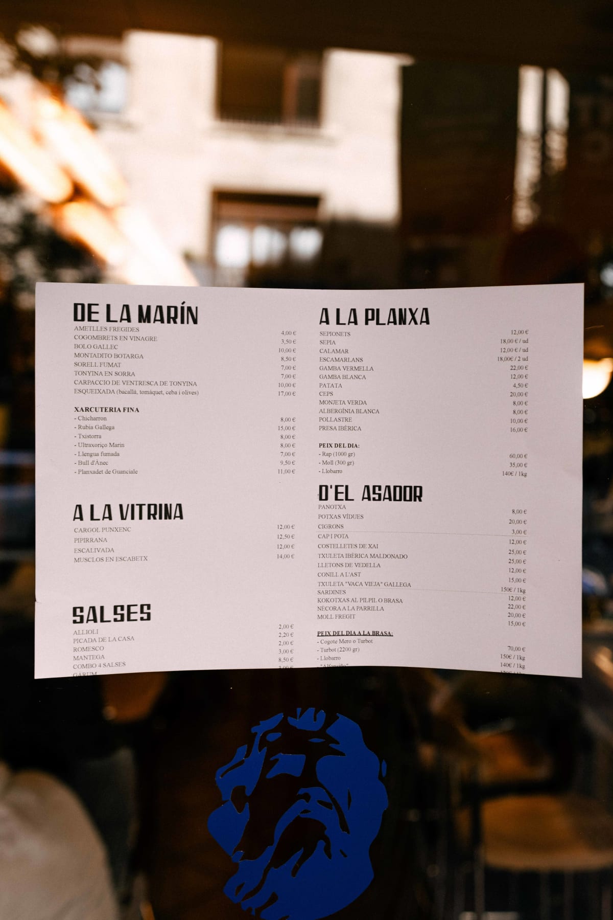 Ultramarinos Marín, Barcelona: another view of the menu with the planxa and asador lists