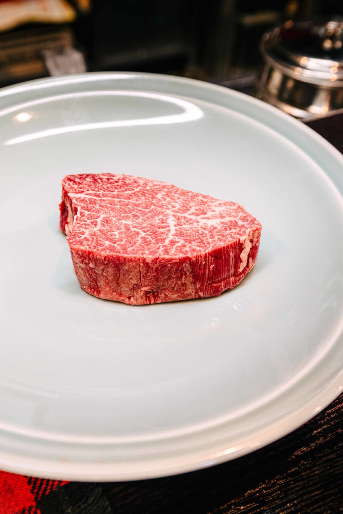 Kuishinbo Yamanaka, Kyoto: the raw fillet, deep red with fat worked through it