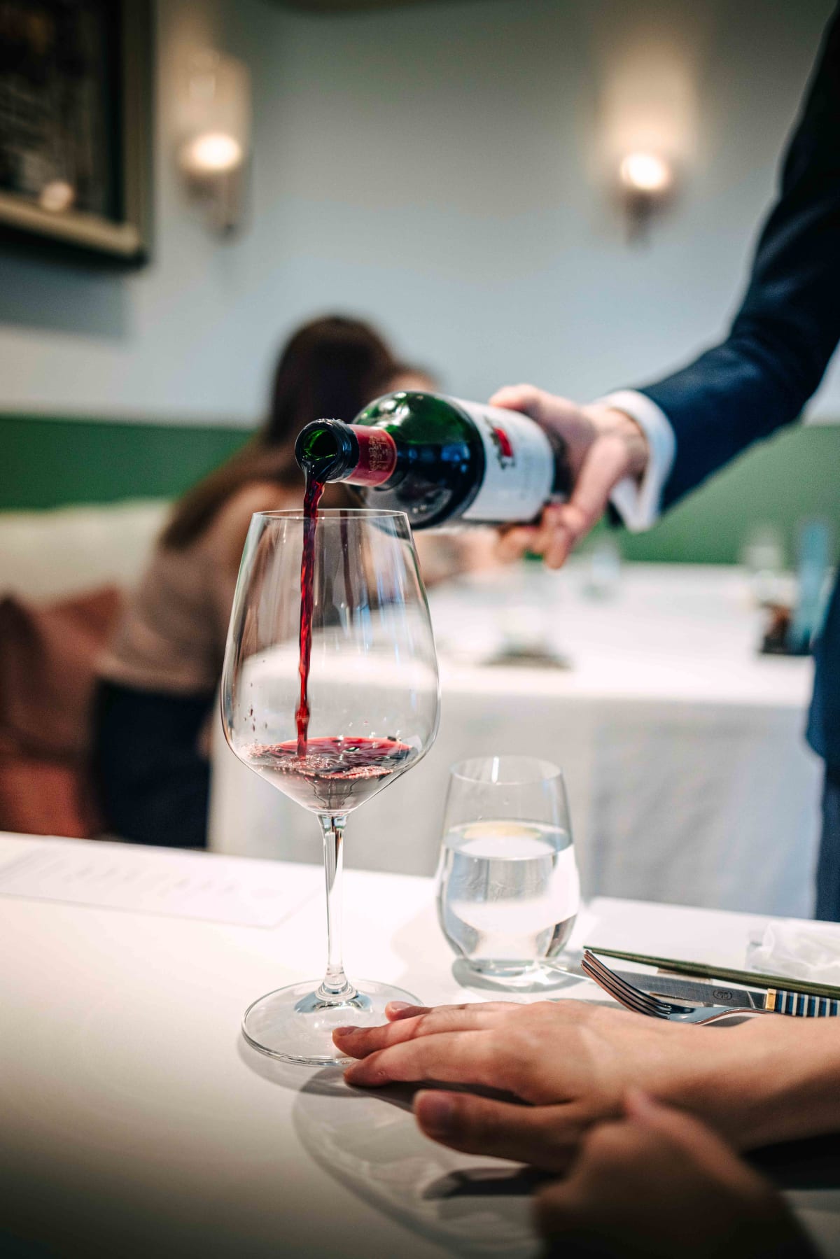 JEE, Hong Kong: the Langoa Barton being poured from the bottle