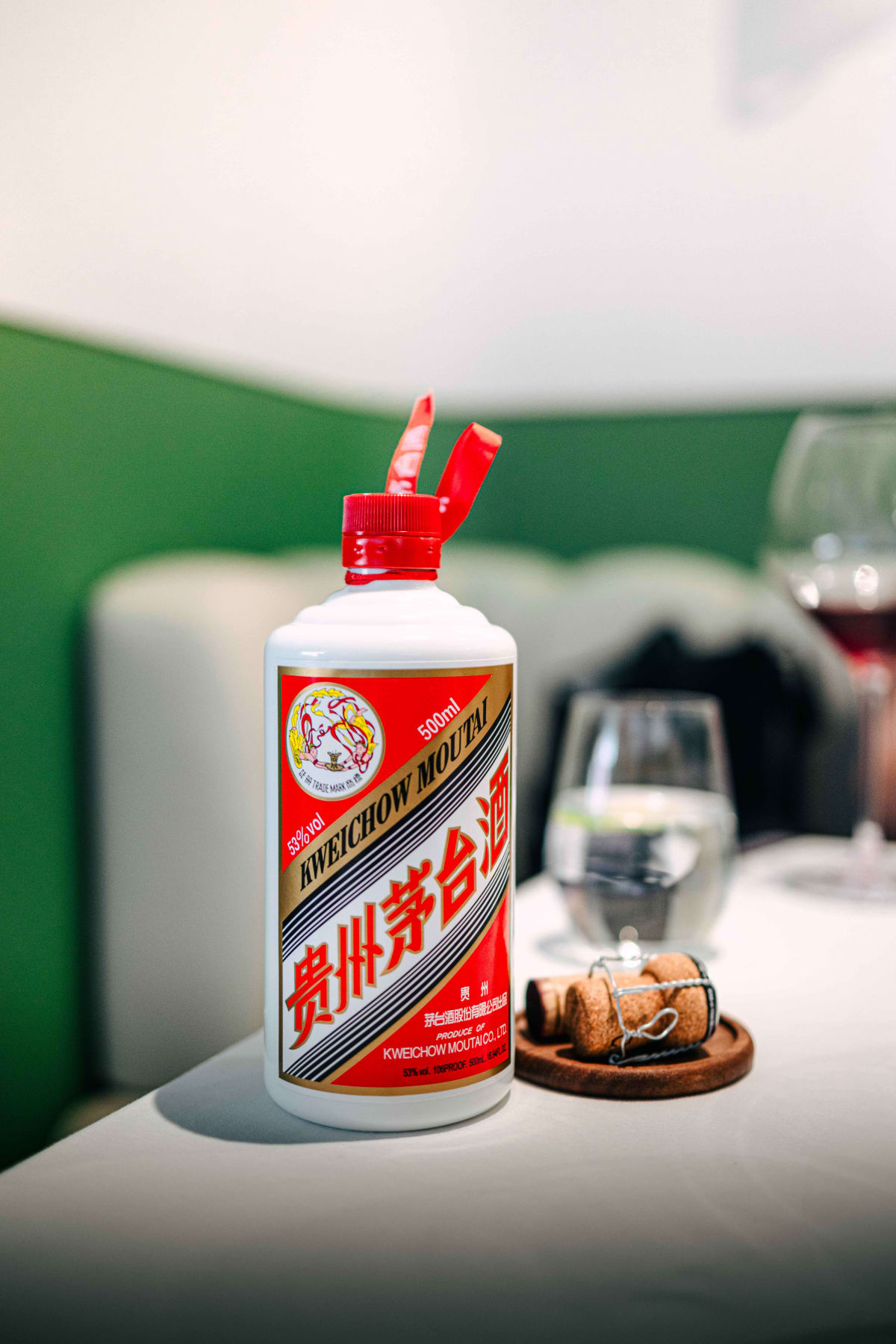 JEE, Hong Kong: a bottle of Kweichow Moutai brought to the table