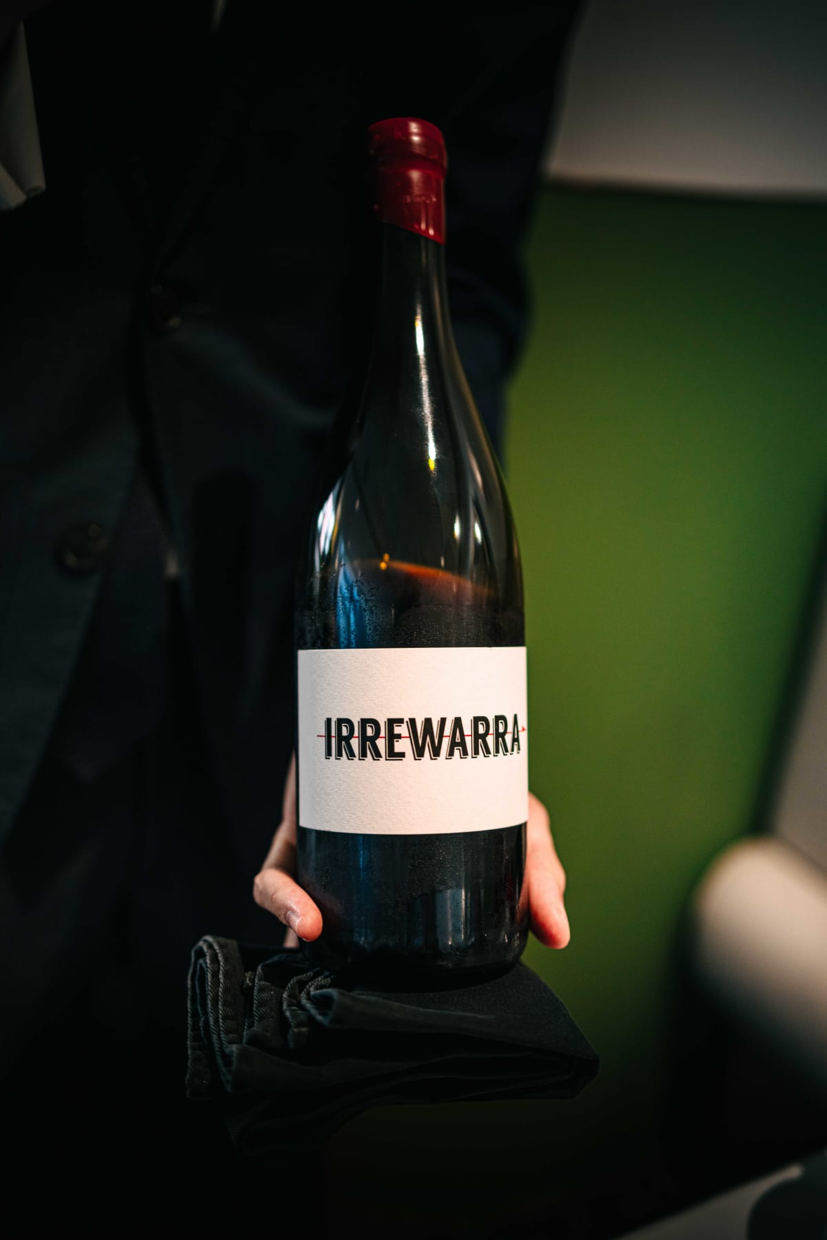 JEE, Hong Kong: the bottle of Irrewarra revealed after the blind tasting