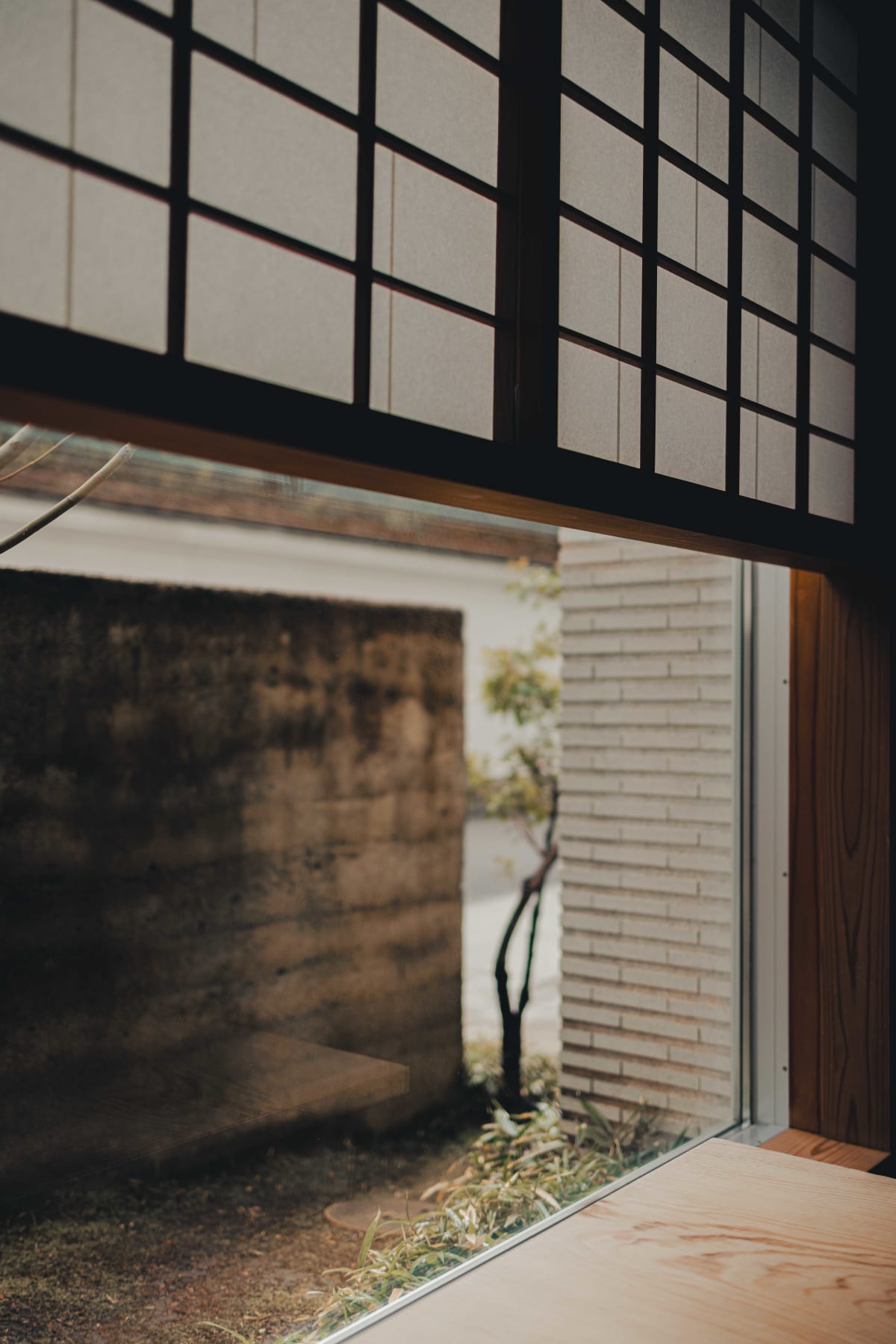 Matsukawa, Tokyo: the private room window, shoji above and the inner garden beyond
