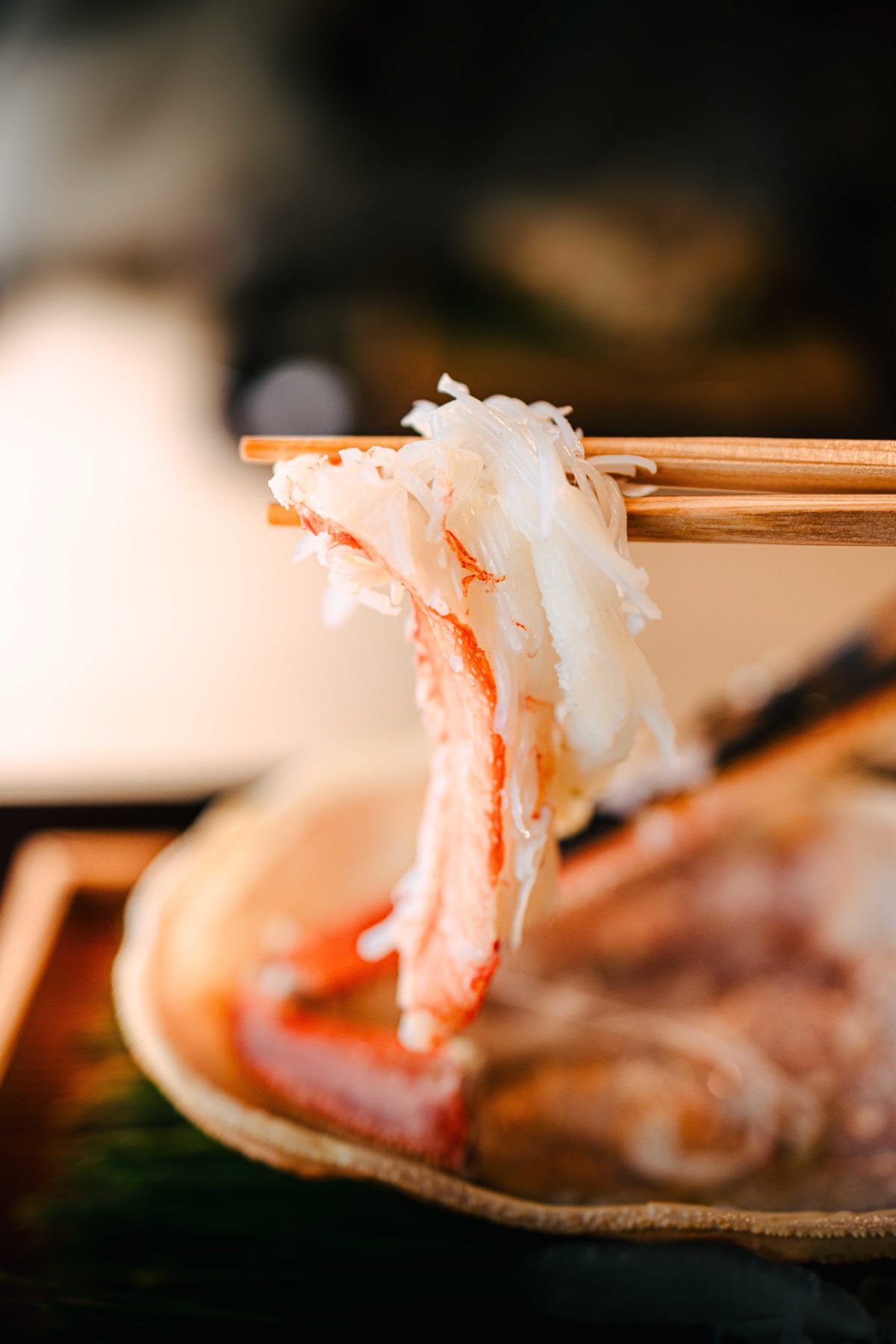 Matsukawa, Tokyo: leg meat lifted above the crab shell
