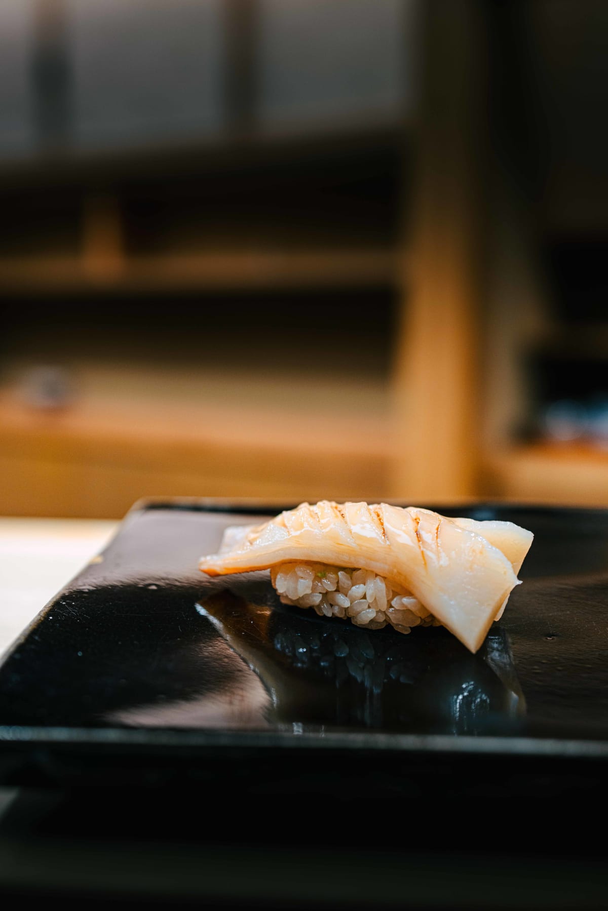 Nihonbashi Kakigaracho Sugita, Tokyo: the mirugai from another angle