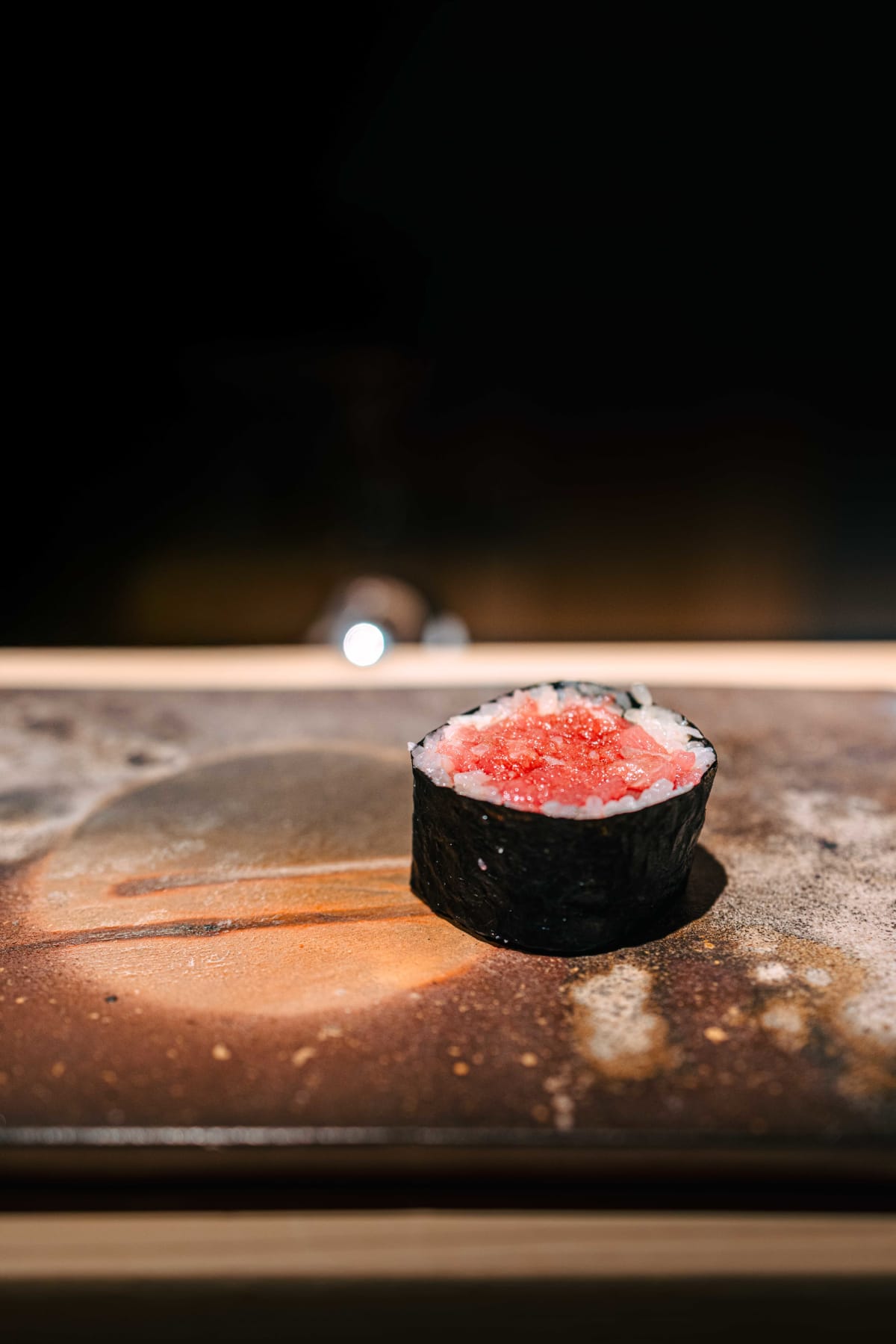 Sushi Juyon by Saito, Seoul: the first visit's tuna maki in cross-section, then up close