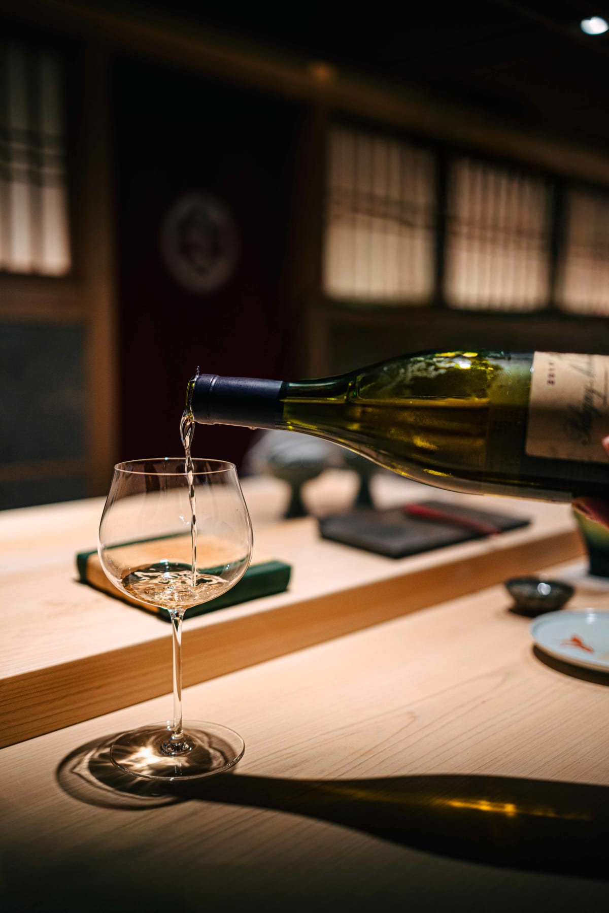 Sushi Juyon by Saito, Seoul: the Puligny-Montrachet being poured