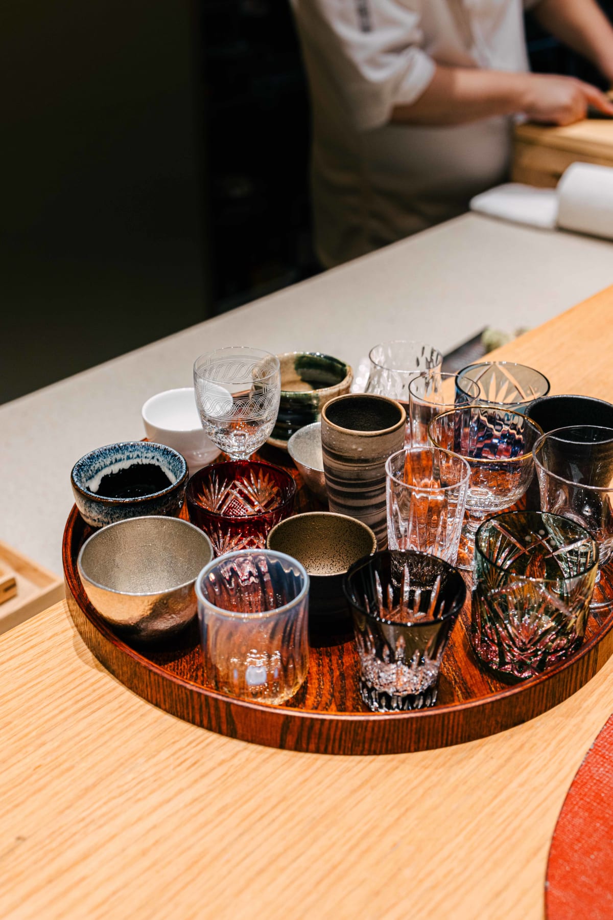 Mitou, Seoul: a tray of sake cups to choose from