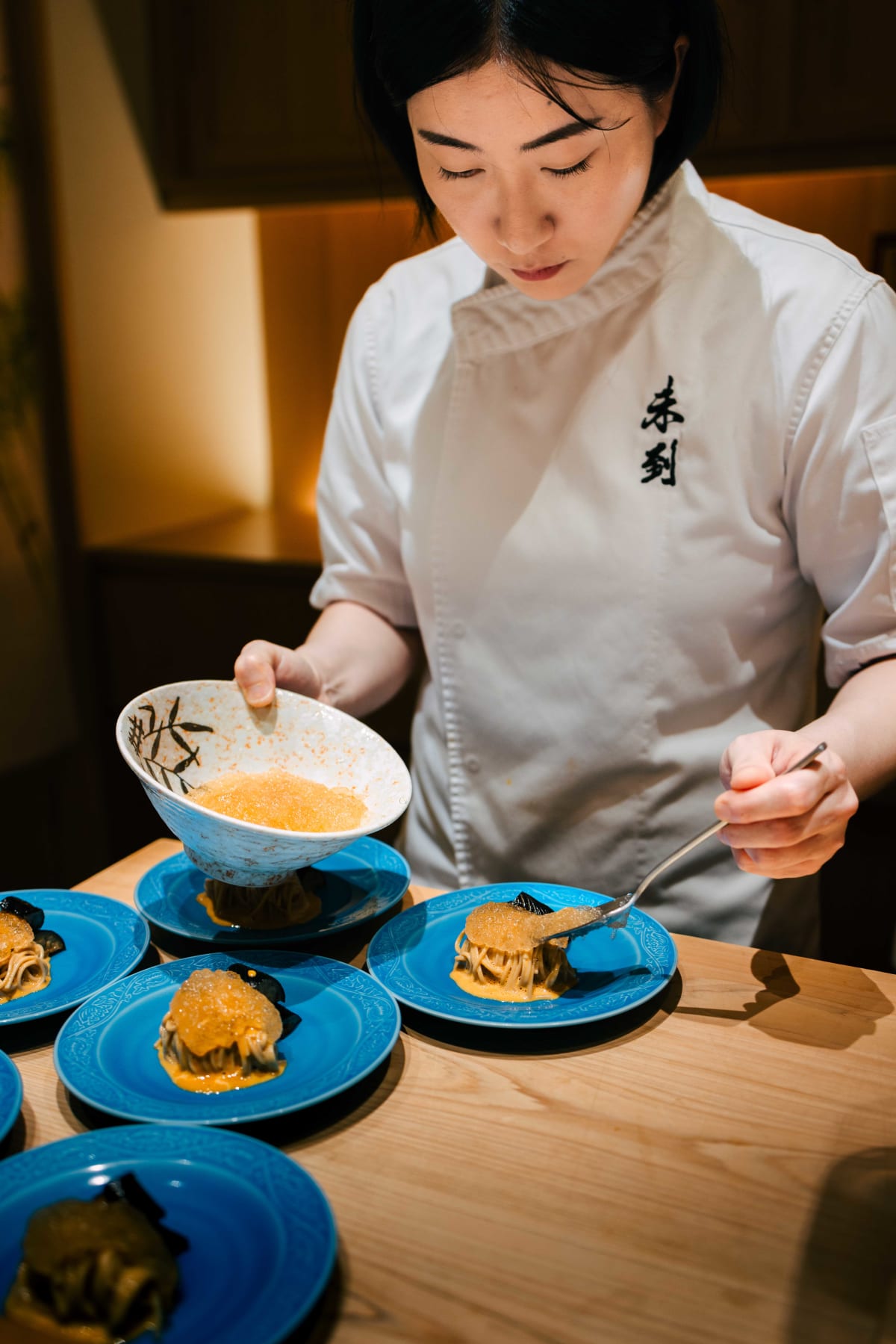 Mitou, Seoul: the jelly going onto each plate