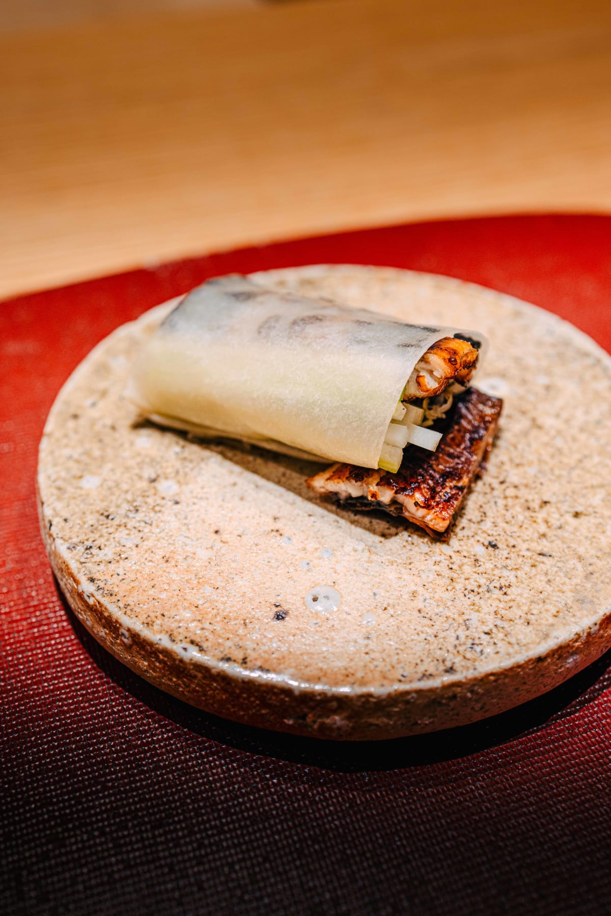 Mitou, Seoul: the unagi crêpe on its round plate