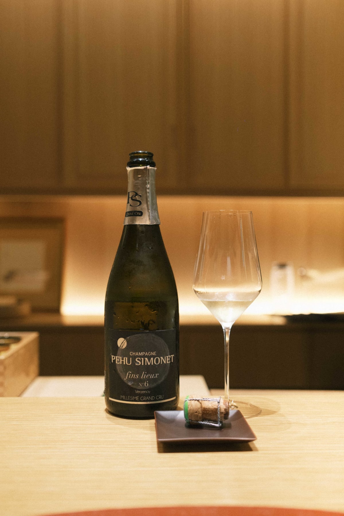 Mitou, Seoul: the Pehu Simonet with its glass and cork