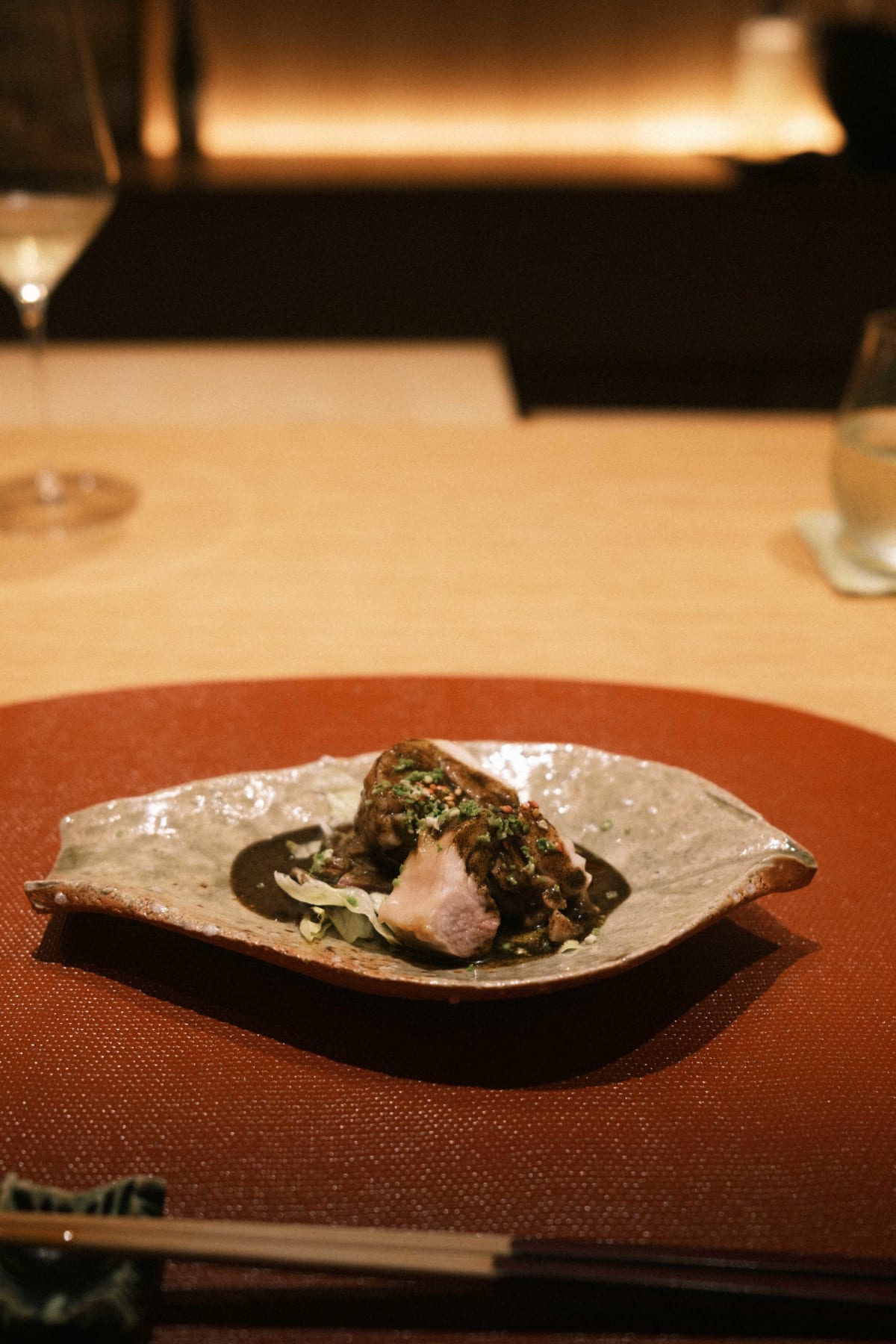 Mitou, Seoul: Nagoya Cochin with black sesame sauce and sansho