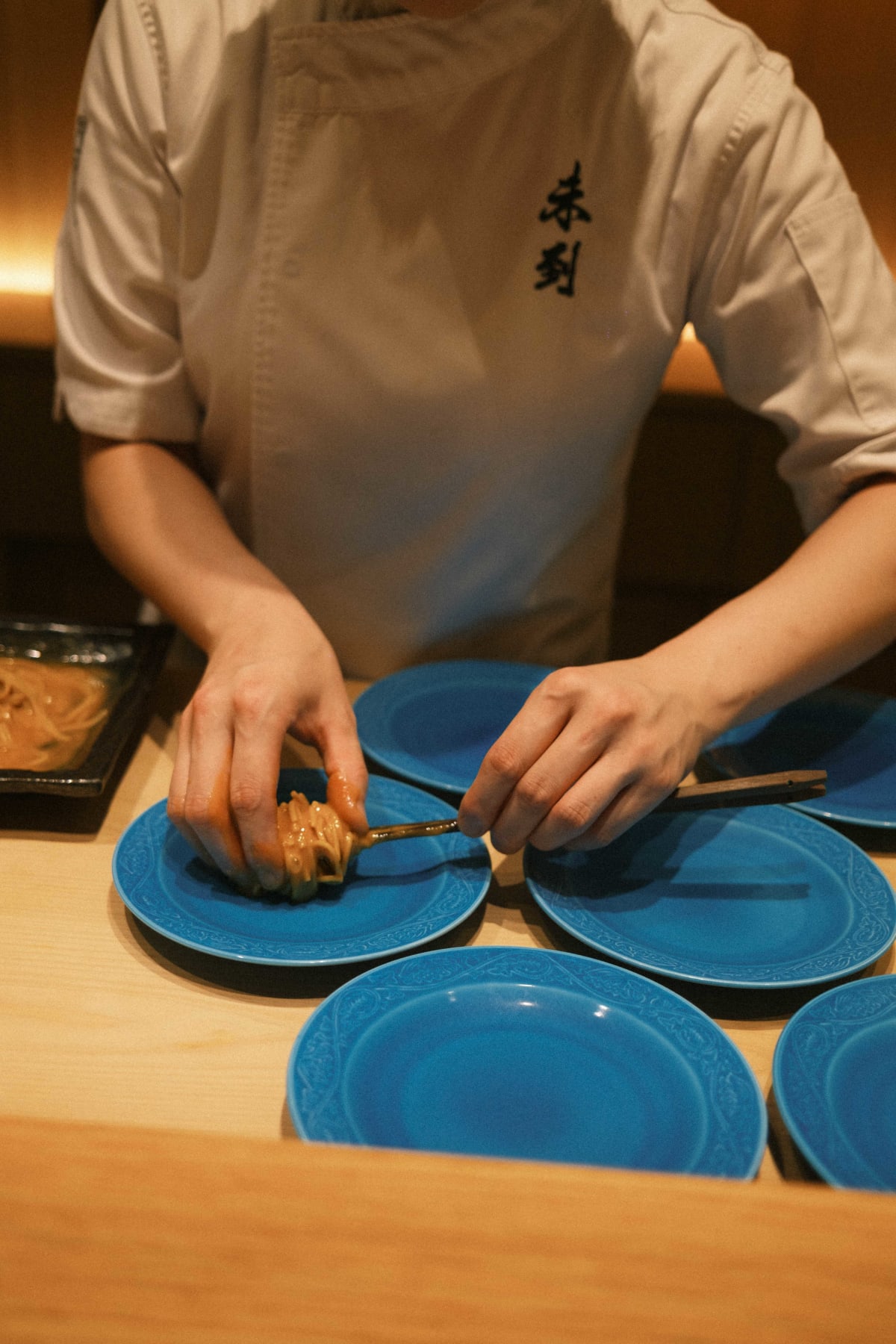 Mitou, Seoul: soba twisted onto the blue plates