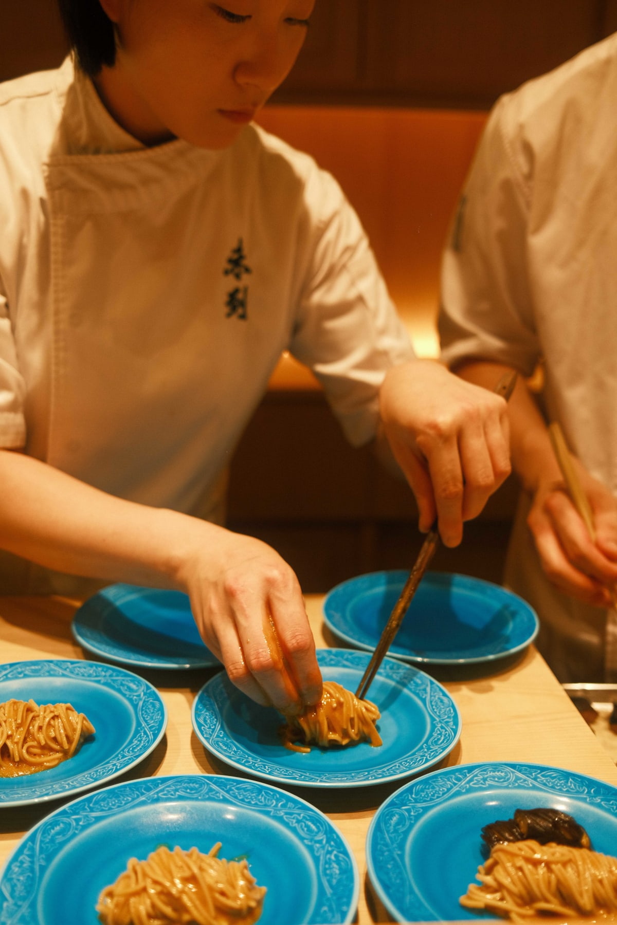 Mitou, Seoul: Kim Bo-mi plating the soba