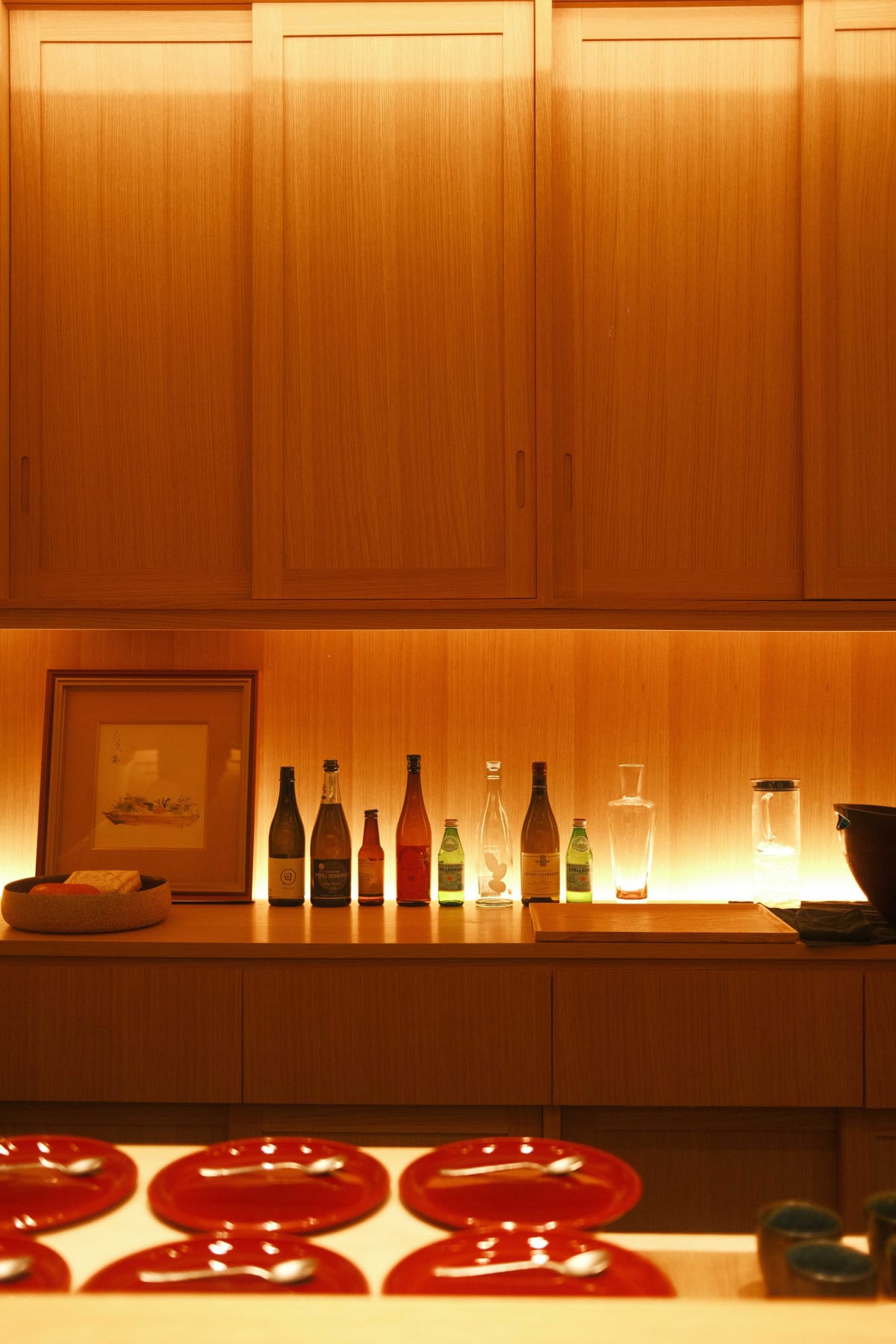 Mitou, Seoul: the evening's bottles lined up on the back bar
