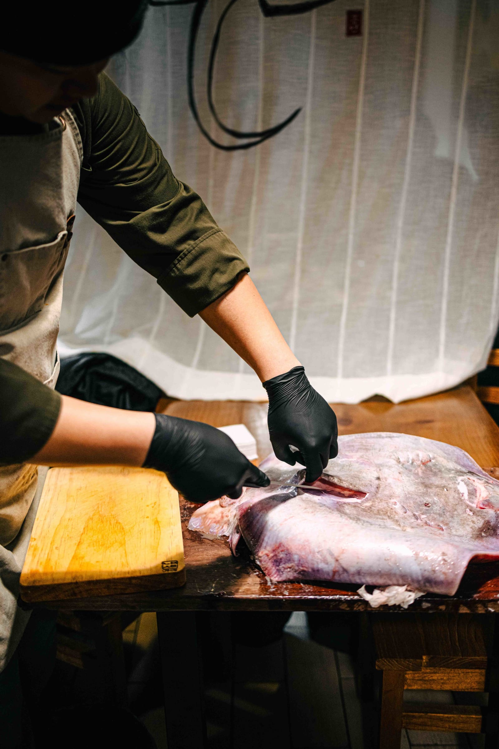 Sadang Heuksando Hongeo, Seoul: Finding the Table