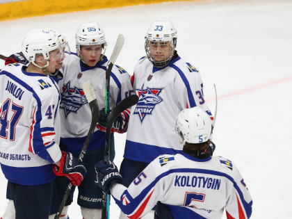 Островная команда по хоккею одержала уверенную победу в Санкт-Петербурге