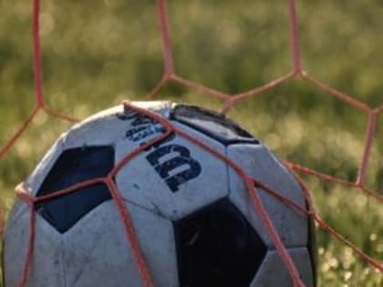 «Младшаки» победили, «старшаки» сыграли вничью