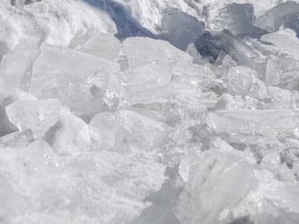Сахалинским рыбакам рекомендуют не выходить на лед в заливе Мордвинова 23 января