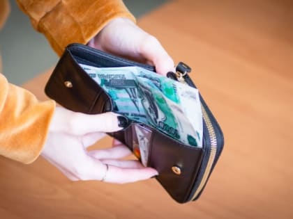 Пенсии умерших родственников довели жительницу Сахалина до суда