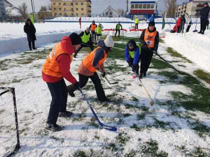 Трудовые коллективы Невельска надели валенки