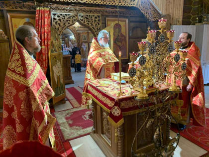 Настоятель и прихожане Воскресенского собора приняли участие в престольном празднике Никольского храма