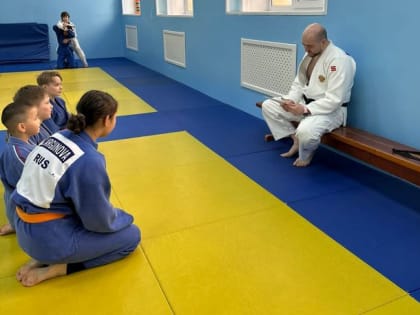 В «СШ самбо и дзюдо» состоялась патриотическая акция