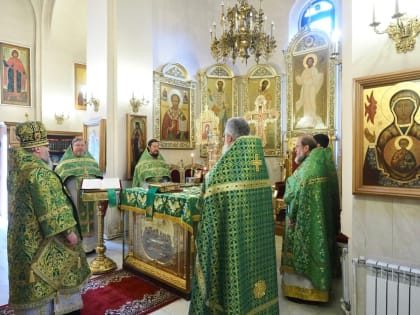 В день Святого Духа Литургию в нашем соборе совершил архипастырь