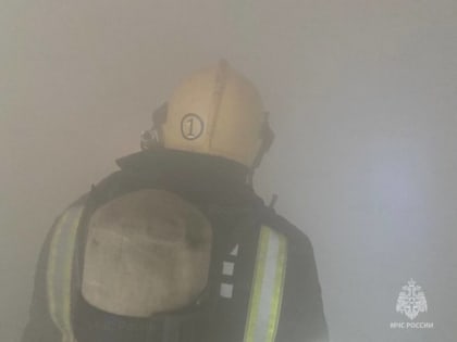 Заброшенный дом вспыхнул сегодня ночью в Углегорском районе