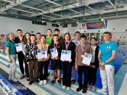 Результаты соревнований подтверждают: у сильных охинских пловцов и смена растет хорошая