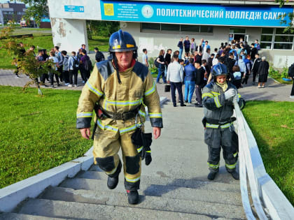 В политехническом колледже Сахалинского государственного университета потушили условный пожар