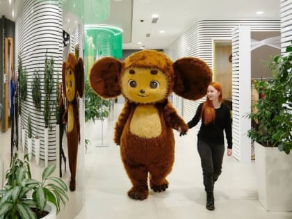 Чебурашка станет модератором главной панельной сессии Сбера на ПМЭФ