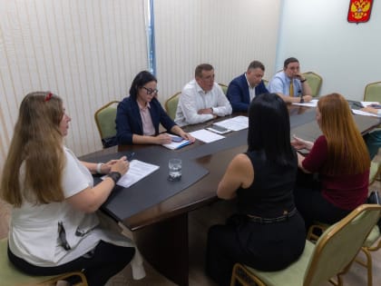 Валерий Лимаренко провел совместный прием пациентов и проводников здоровья
