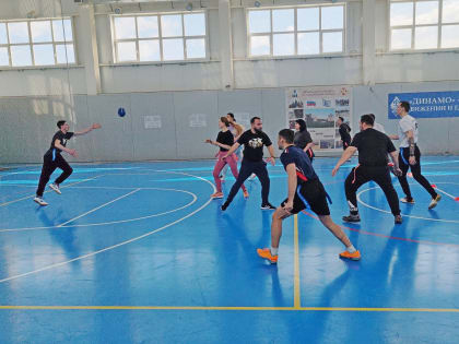 Сахалинские учителя физической культуры познакомились с тэг-регби