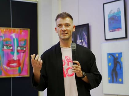 Авангардизм и постмодернизм: в Южно-Сахалинске открыли уникальную художественную выставку