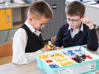 Школьники из Корсакова собрали робота-улитку