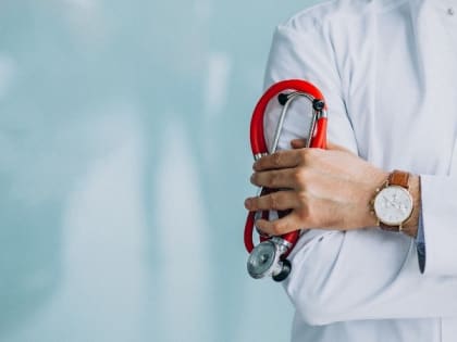 Врач-иммунолог РФ сравнил затяжную простуду с солянкой из ОРВИ и гриппа