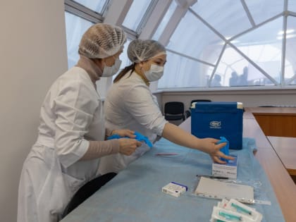 Жители Южно-Сахалинска могут пройти ревакцинацию COVID-19 назальным вариантом вакцины