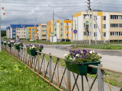 Улицы Дальнего украшают цветами