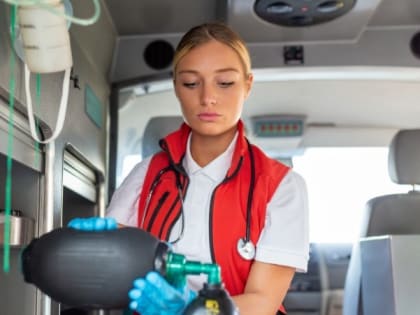 На Сахалине медики спасли пациента с инсультом в метель