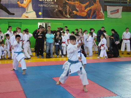 Сахалинские каратисты отметили День Победы