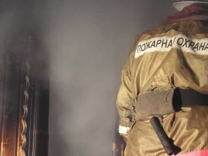 Веранда частного дома загорелась в Поронайском районе 12 декабря