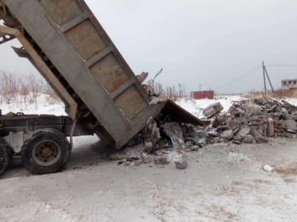 Сбрасывающий мусор из автомобиля в Холмском районе сахалинец заплатит штраф