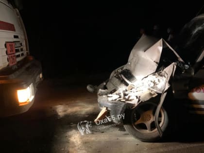 В Охе нетрезвый водитель без прав, двигаясь по встречке, въехал в КАМАЗ