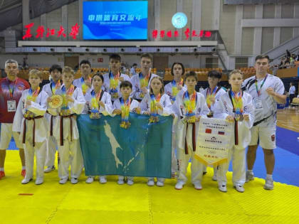 Корсаковские тхэквондисты завоевали 55 медалей на турнире в Китае