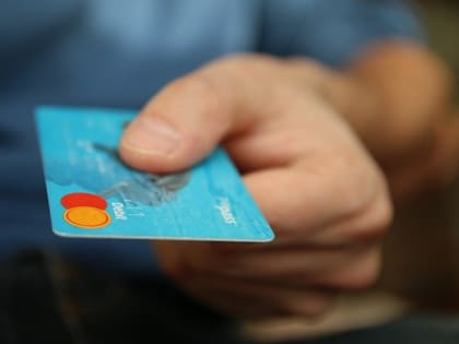 За первые 9 месяцев 2023 года жители Сахалинской области оплатили картами покупки на 234 млрд рублей